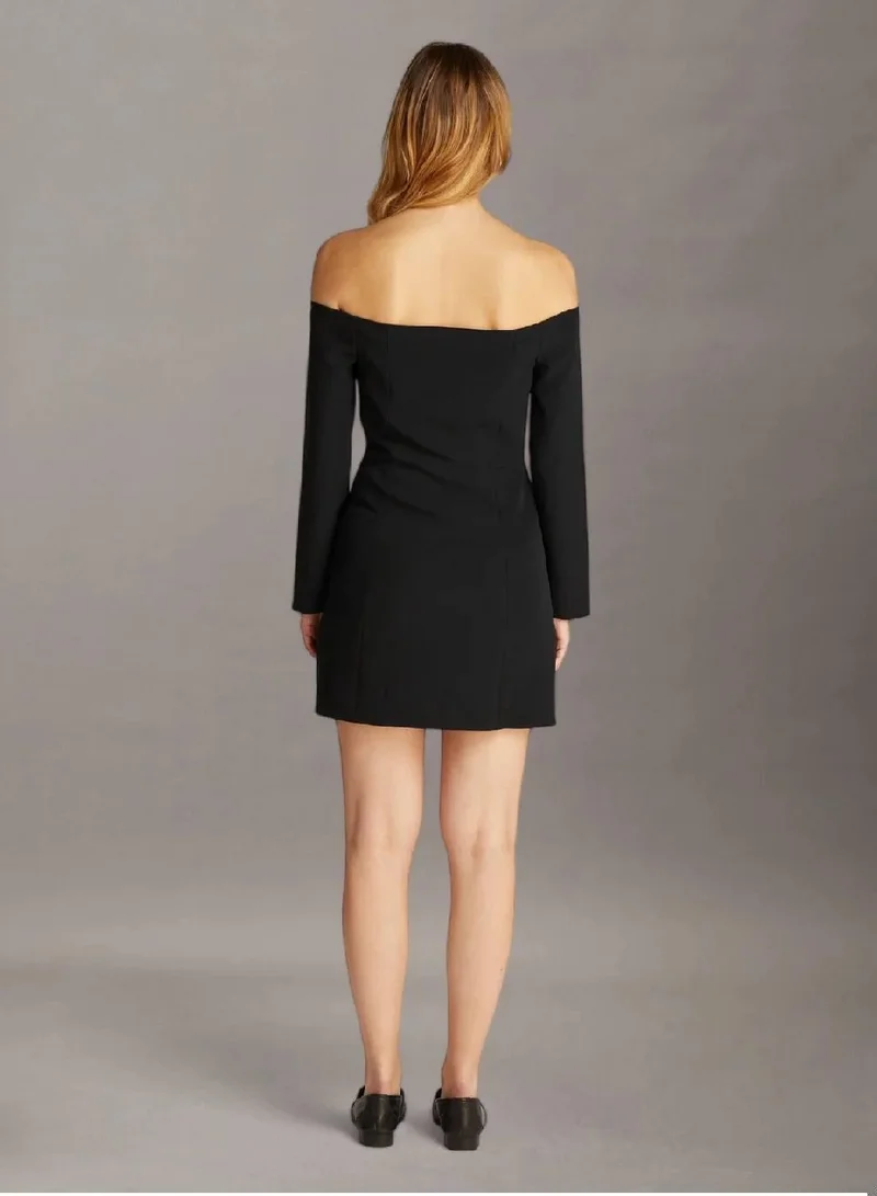 كالفن كلاين فستان باردو قصير